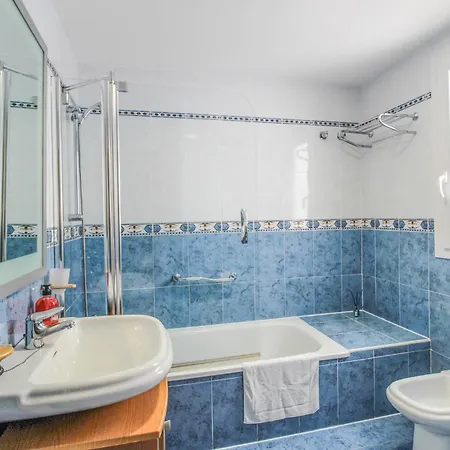 Nice In With Kitchenette Apartment *
